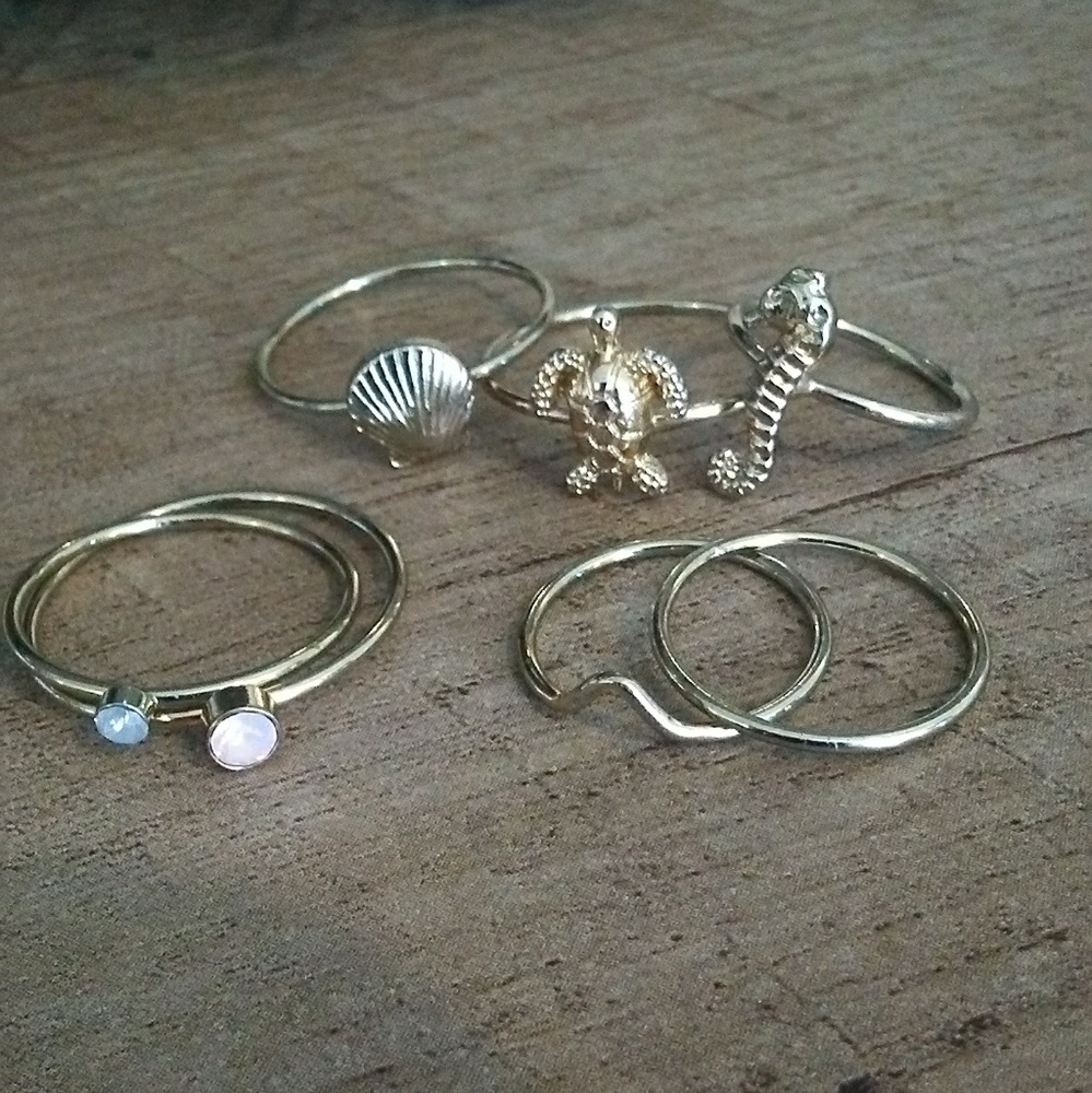 SET OF 7 RINGS! - Picture 1 of 3